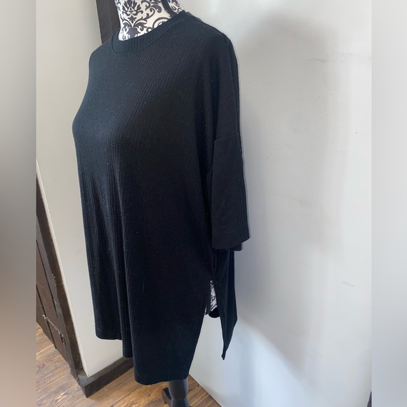 Dressed in Lala Size Medium (6-8) Black Malone Rib Oversized Short Sleeve Shirt - Picture 4 of 13